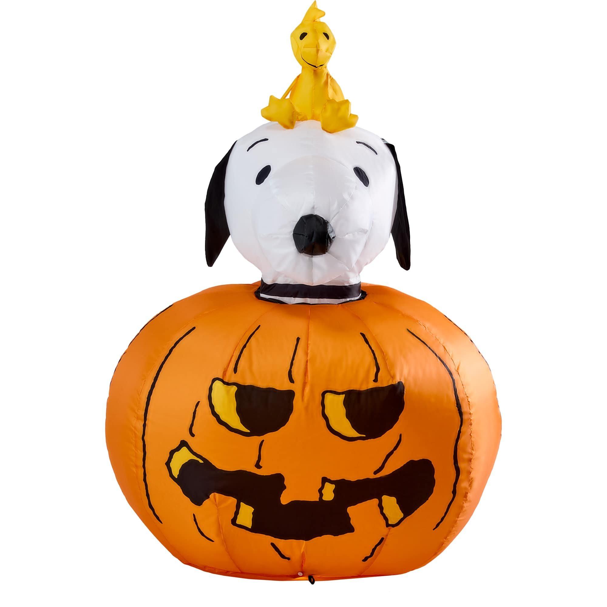 Peanuts Classic Snoopy Halloween Lawn Inflatables Set - Image 2