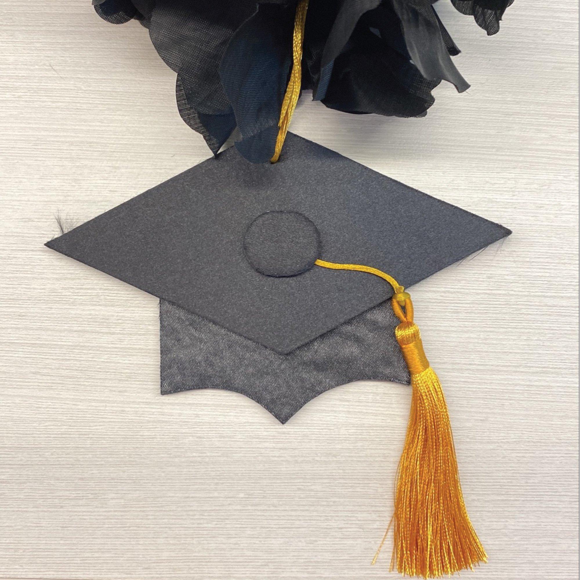 Black & Gold Grad Cap Fabric Flower Lei, 20in - Image 2
